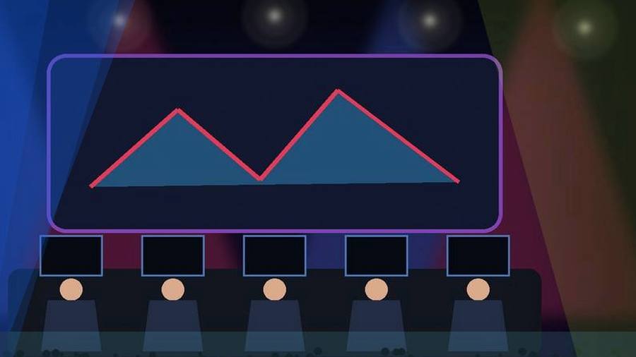 足球赛事配图：后腰接球前的观察